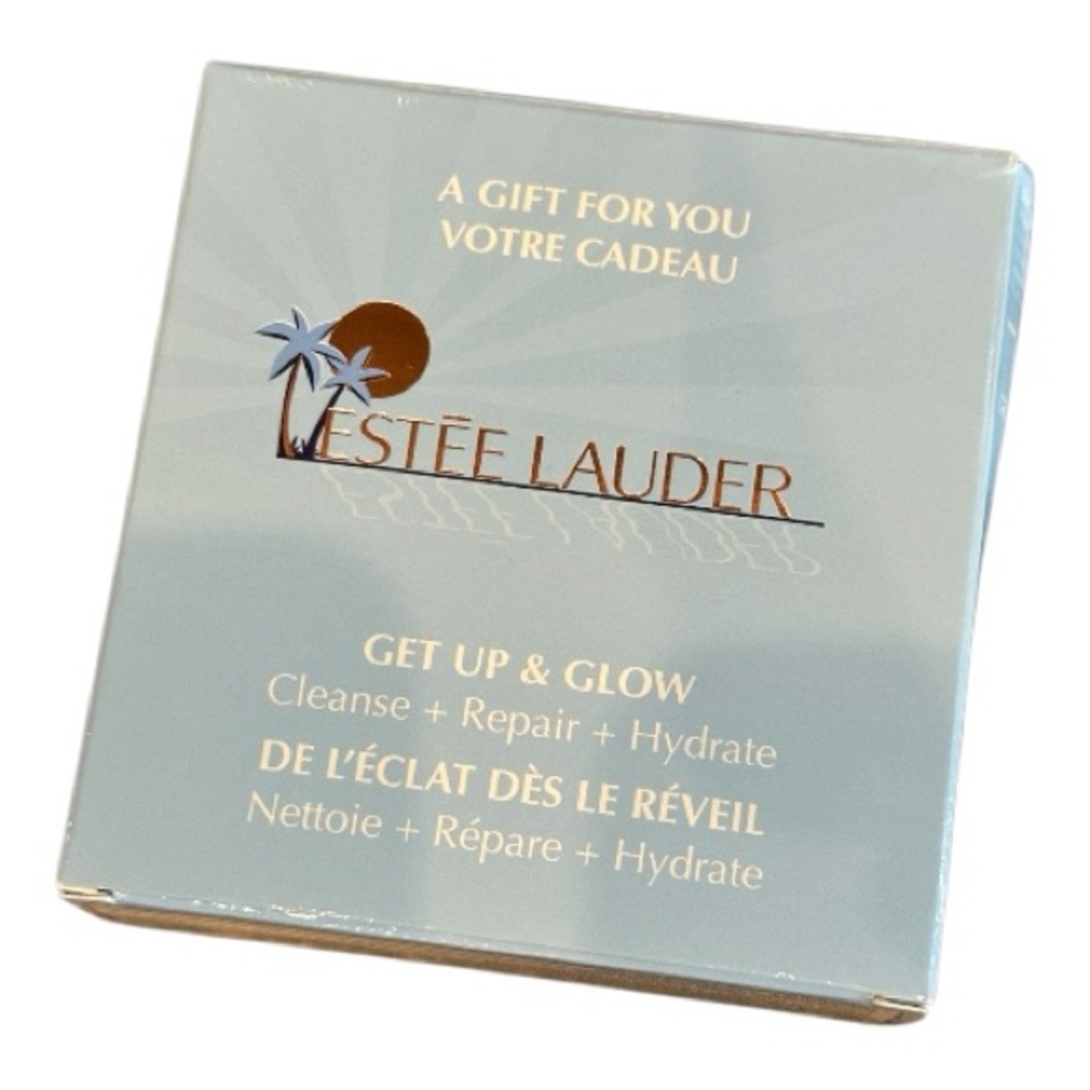 Estee Lauder Blue Skincare Gift Set GET UP & GLOW
Cleanse + Repair + Hydrate